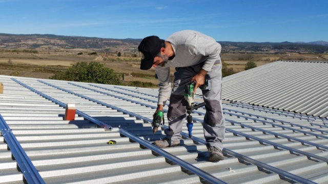 installazione impianto fotovoltaico su lamiera grecata a Genoni - Oristano