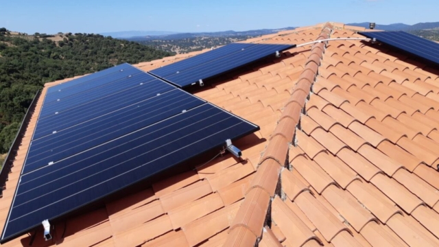 installazione impianto fotovoltaico 3KW , installatore SHARP Meana Sardo - Sardegna